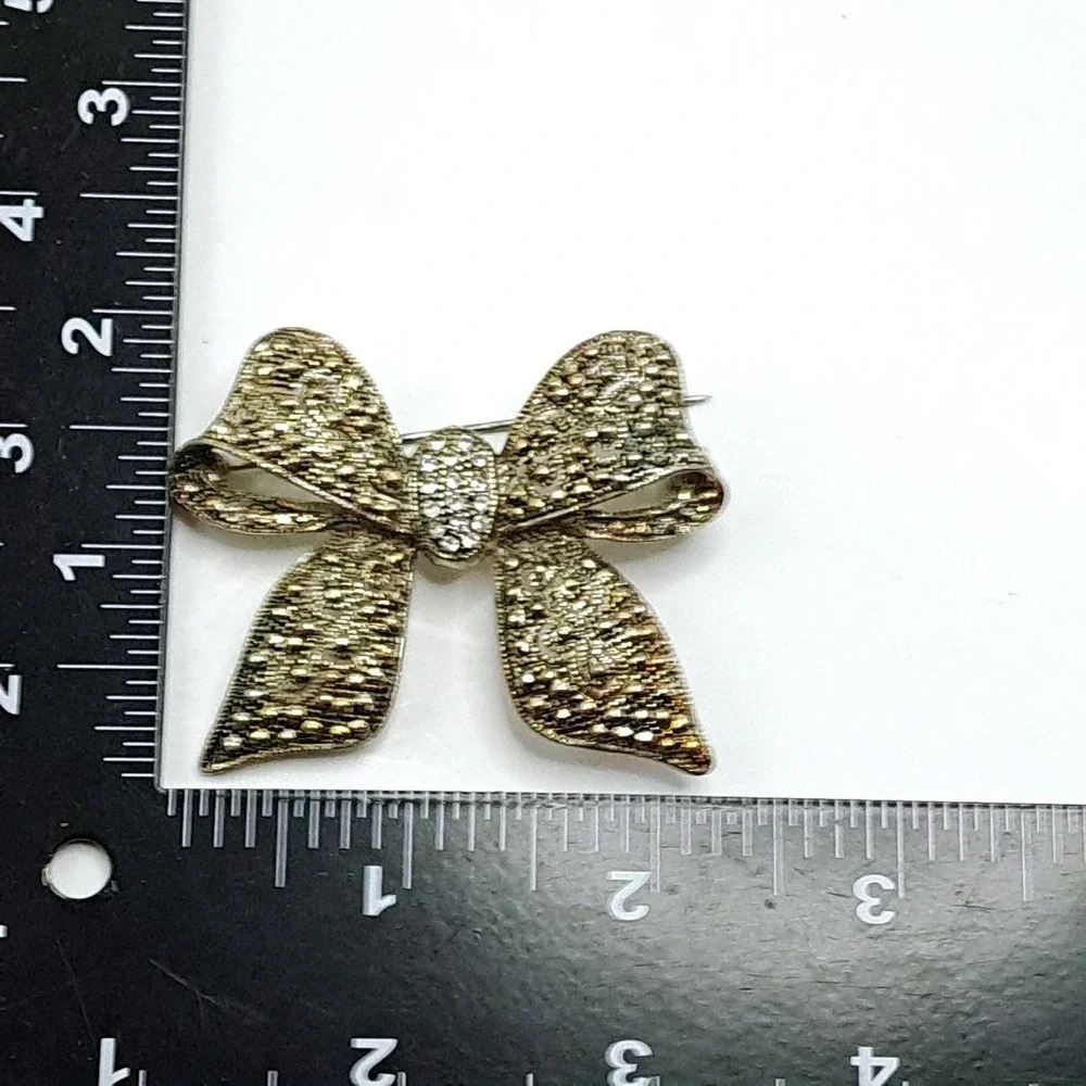 Vintage‎ Silver Tone Bow Brooch Marcasite Style Rhinestone Filigree Pin 2.5
